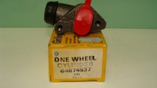 Front Wheel Cylinder R/H for