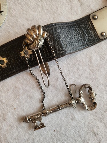 Victorian key chatelaine - key,