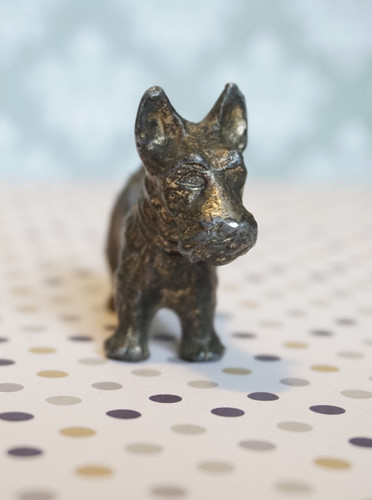 Metal dog figure scottie - metal,