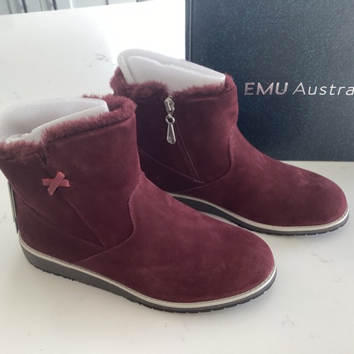 Brand new emu australia - australia, beach