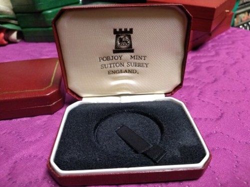 Red pobjoy mint - red, sutton