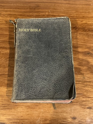 Holy bible pronouncing - holy, with