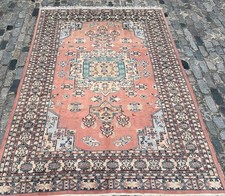 A DELIGHTFUL OLD HANDMADE TRADITIONAL PAKISTAN ORIENTAL  RUG (288 x187cm)*