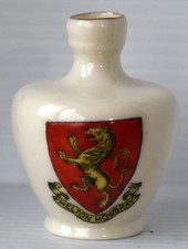 CRESTED CHINA: MELTON MOWBRAY (LEICESTERSHIRE) CREST ON SWAN CHINA VASE MODEL
