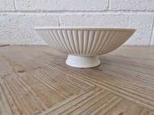 Wedgwood Etruria & Barlaston Cream Ribbed Footed Bowl – 18.5cm Diameter