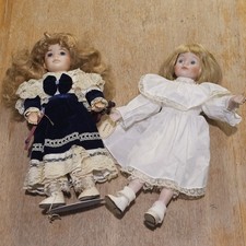 2 Leonardo Collection Porcelain Dolls Tessa with Stand 40cm