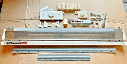 Silver reed knitting machine