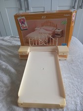 Vintage Sindy Bed with Bedside Cabinets Pedigree Gold Coloured Headboard & box