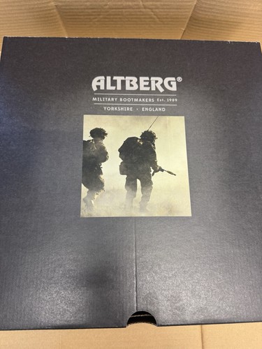 Altberg defender female - defender,