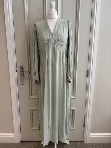 Light green neck long - light, v-neck