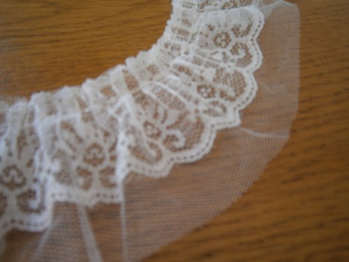 Ivory gathered lace - gathered, with