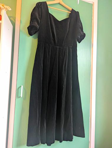 Laura ashley black - laura,