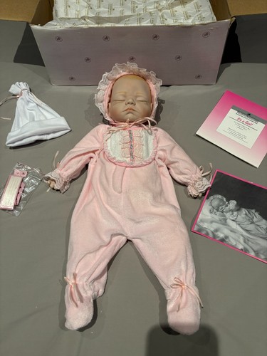 Girl doll ashton - it's,