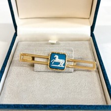 Wedgwood standing horse plaque - standing,