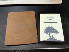 Amazon Kindle Oasis 8th Generation Wi-Fi + Extra Battery leather cover bundle
