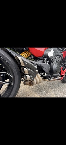 Ducati diavel exhaust - ducati, v4
