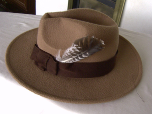 Medium tan light - tan, brown