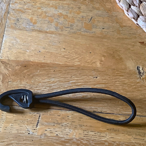 Omlet elasticated hook for