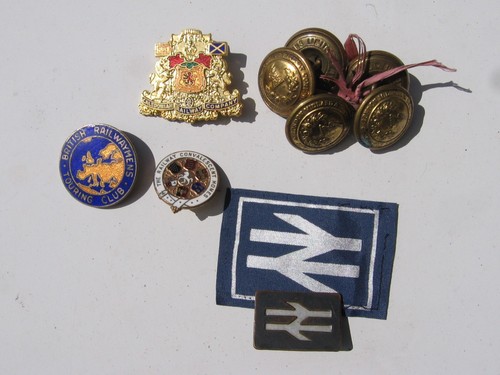 Railway buttons enamel - &,