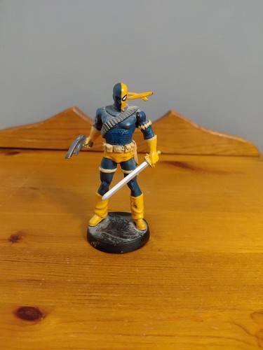 Deathstroke figurine - deathstroke, dc