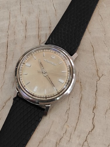 Bulova 1968 accutron 214 - bulova,