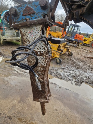 2019 queng qrb 700 breaker - queng,