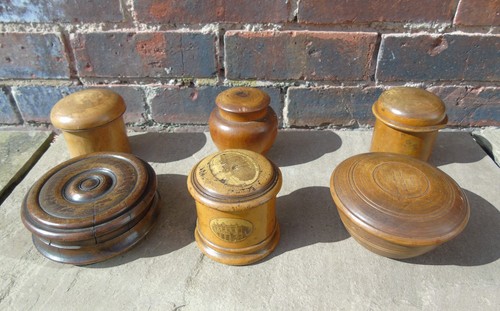 Pieces antique turned - pieces, of