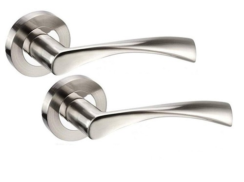 Astrid door handles - on, rose