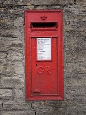 Photo A1 A Georgian box near