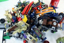 Genuine LEGO INCREDIBLE HULK and 20 minifigs, plus 1.5 kilos of bricks FREEPOST