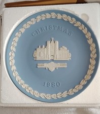 Wedgwood Christmas plates 1973, 1977, 1979, 1980, 1981, 1982, 1983 and 1984