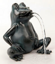 POND SPITTER FROG GARDEN WATER