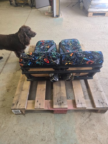 Coach seats with belts - coach,
