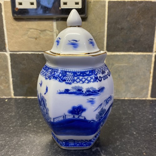 Porcelain exclusively - porcelain, by