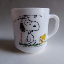 Vintage Snoopy Woodstock milk glass mug Peanuts Schulz