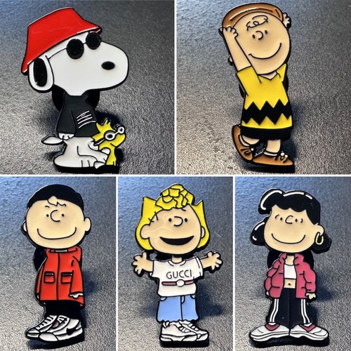 Snoopy enamel pin - pin, badges