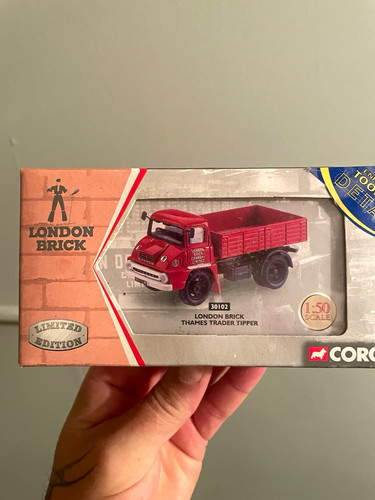Corgi classics thames - corgi, 1:50
