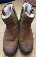 Men’s Tan UGG Boots Size U.K. 9.5 / US 11