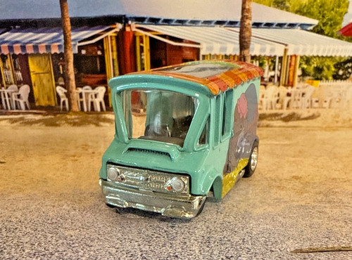 Hot wheels bread box - hot,