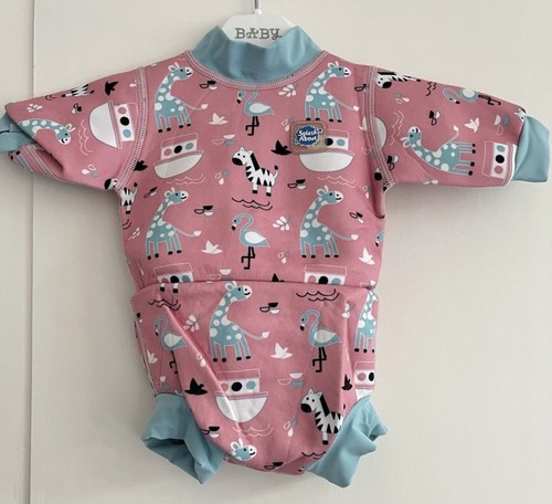 Baby girls splash about - baby,