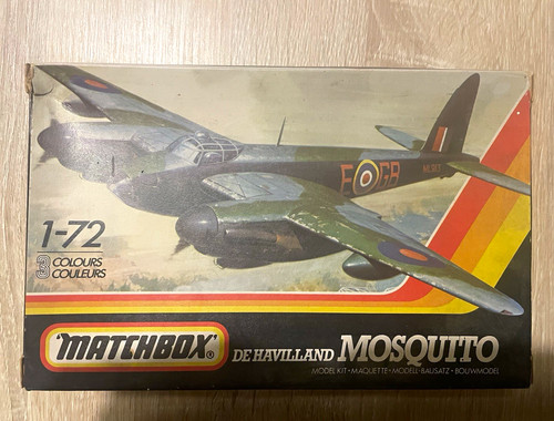 Matchbox havilland mosquito - matchbox,