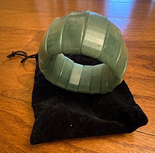 Green stone stretch bracelet - green,