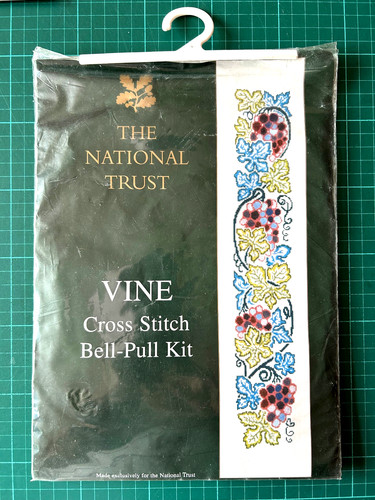 National trust vine bell pull - national,