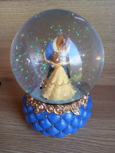 Disney showcase collection - disney,
