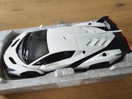 Autoart diecast 18 - autoart, 1/18