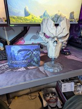 Darksiders 2 Collectors Edition Mask Stand And Artbook