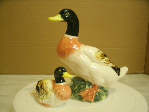 Ceramic mum and baby mallard - mum,
