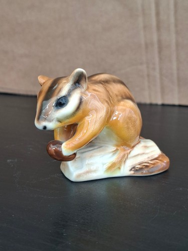 Goebel germany chipmunk - w,