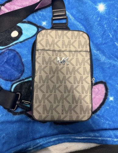 Michael kors logo small - kors, mk