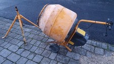 Electric concrete mixer -